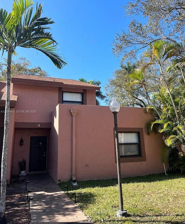 14 Chestnut Circle, Cooper City, FL 33026