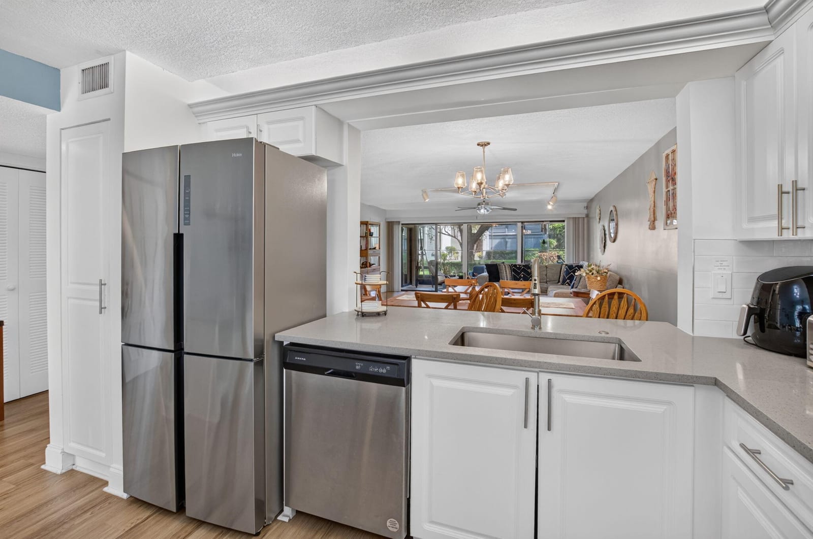 5560 FAIRWAY PARK Drive 103 — photo 11