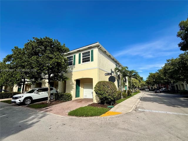 626 SW 3rd Avenue, Pompano Beach, FL 33060