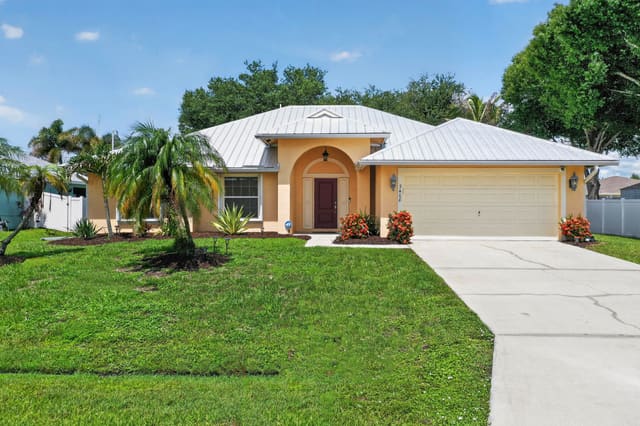 3408 SW Funtuna Street, Port St. Lucie, FL 34953