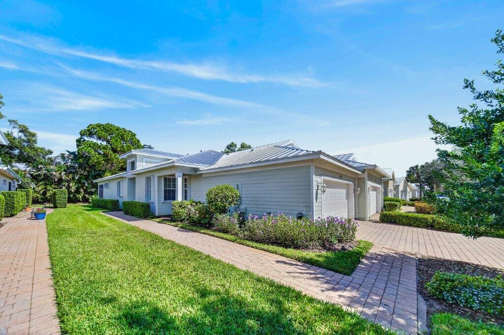 1559 SE TIDEWATER Place, Stuart, FL 34997 photo 2