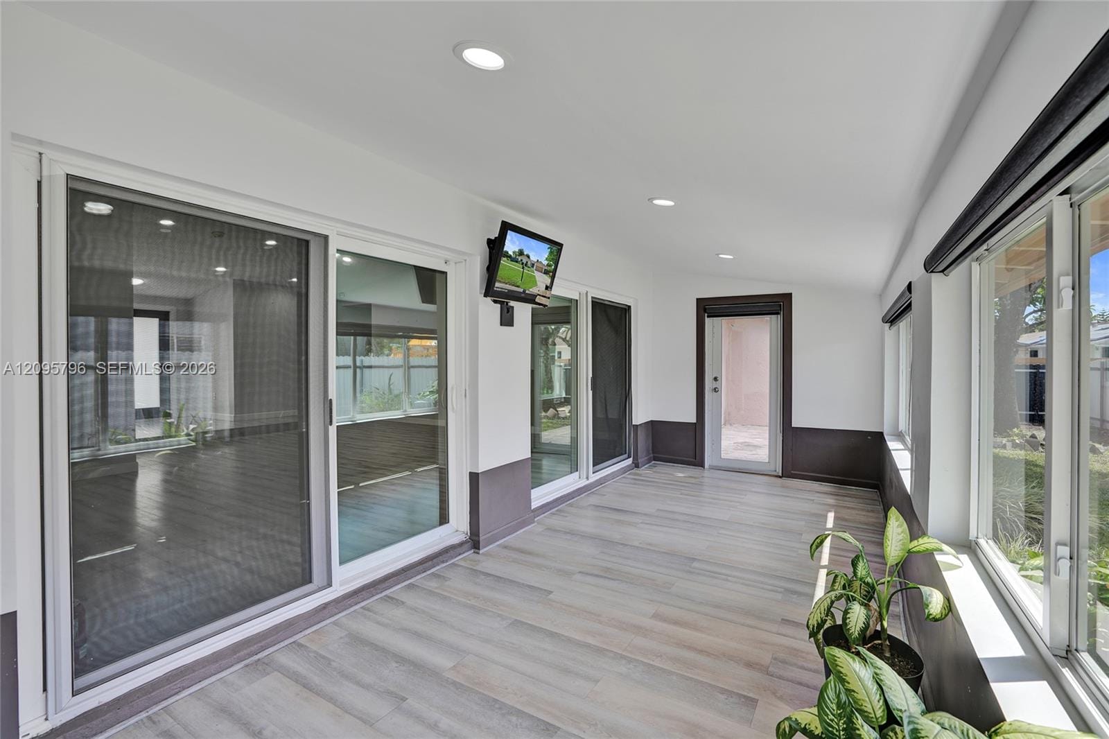 20102 NW 62nd Avenue, Hialeah, FL 33015 photo 28