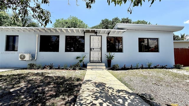 1352 NW 112th Terrace 1, Miami, FL 33167