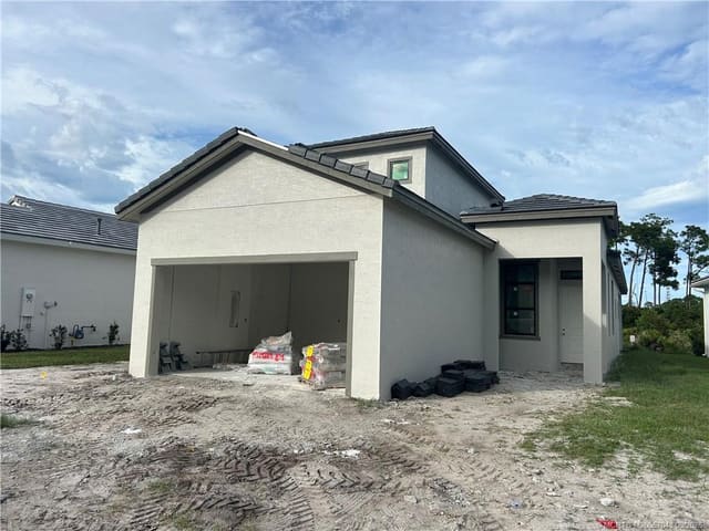 431 SE Via Sangro, Port St. Lucie, FL 34952