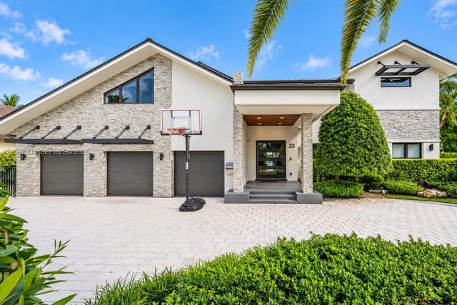33 Pelican Drive, Fort Lauderdale, FL 33301