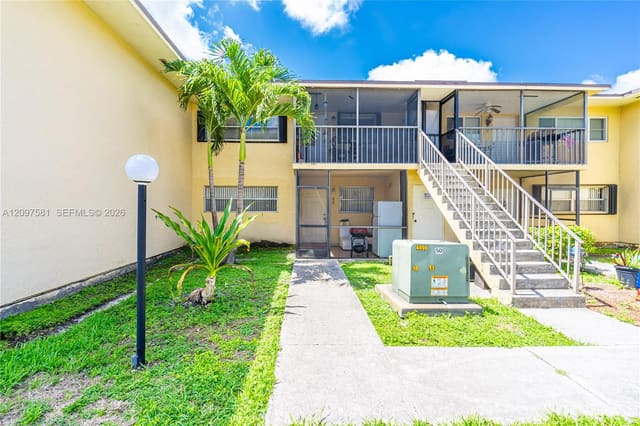 15609 SW 73rd Cir Terrace 8-5, Lakeside Xi Condo, Miami, FL