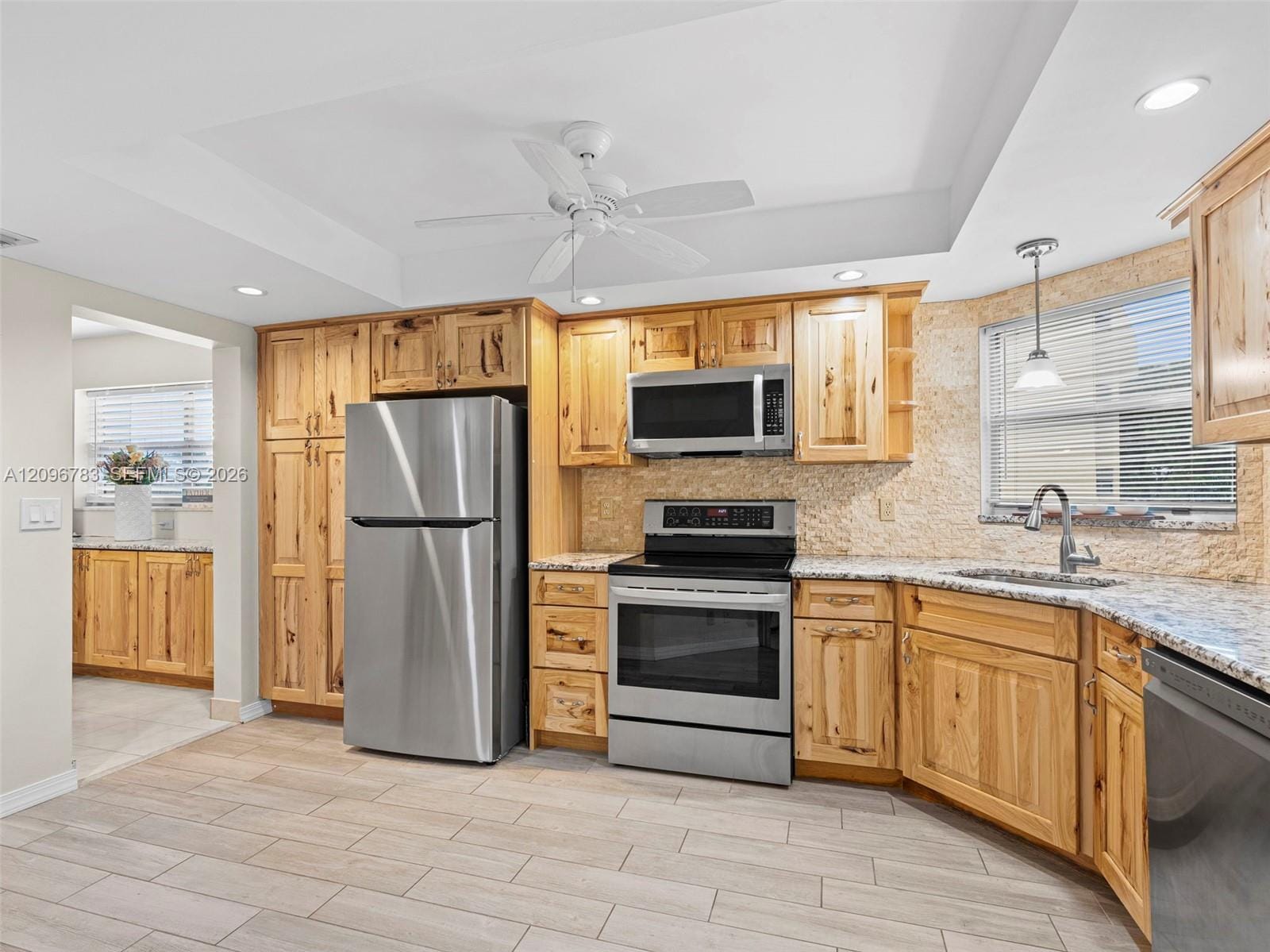 3661 Via Poinciana 401 — photo 3