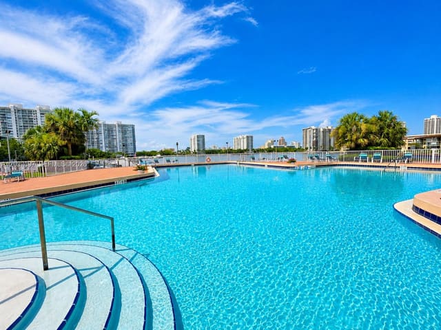2859 Leonard Drive G509, Aventura, FL 33160
