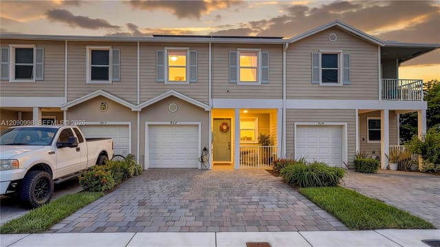 917 SE 17th Court, Homestead, FL 33034