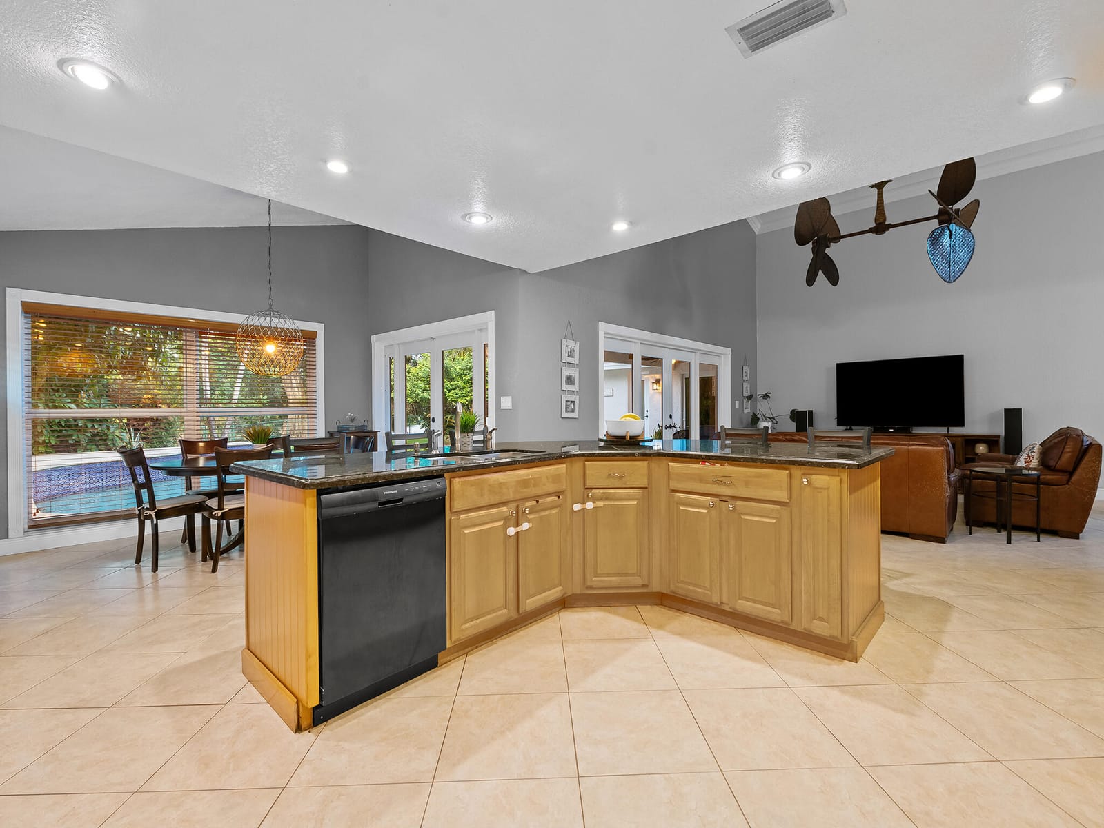 875 NW 83rd Drive — photo 8