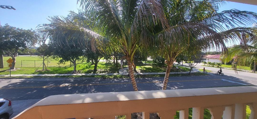 5240 NE 14TH Way 4, Fort Lauderdale, FL 33334 photo 3