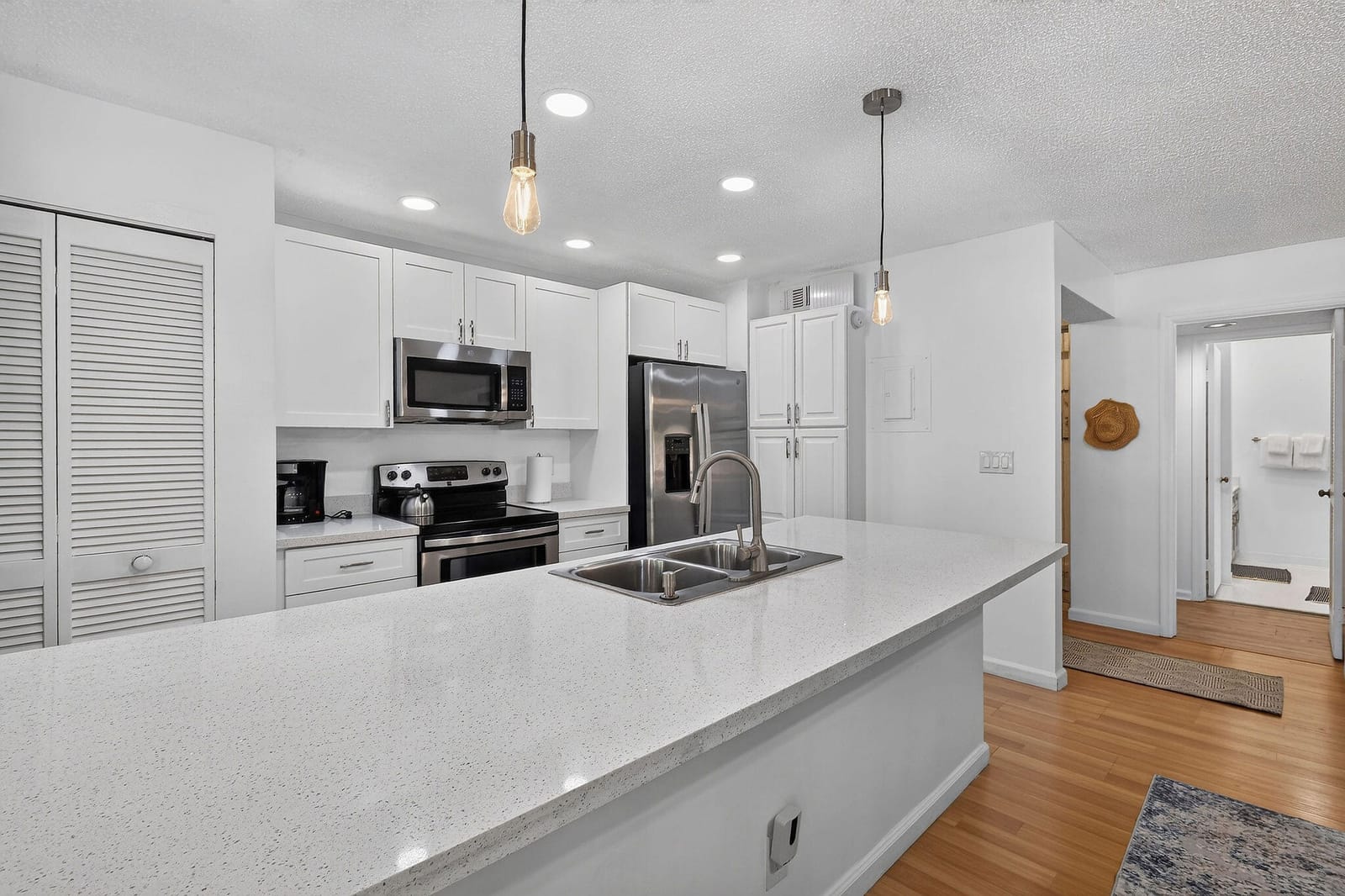 407 BRACKENWOOD Lane S — photo 11