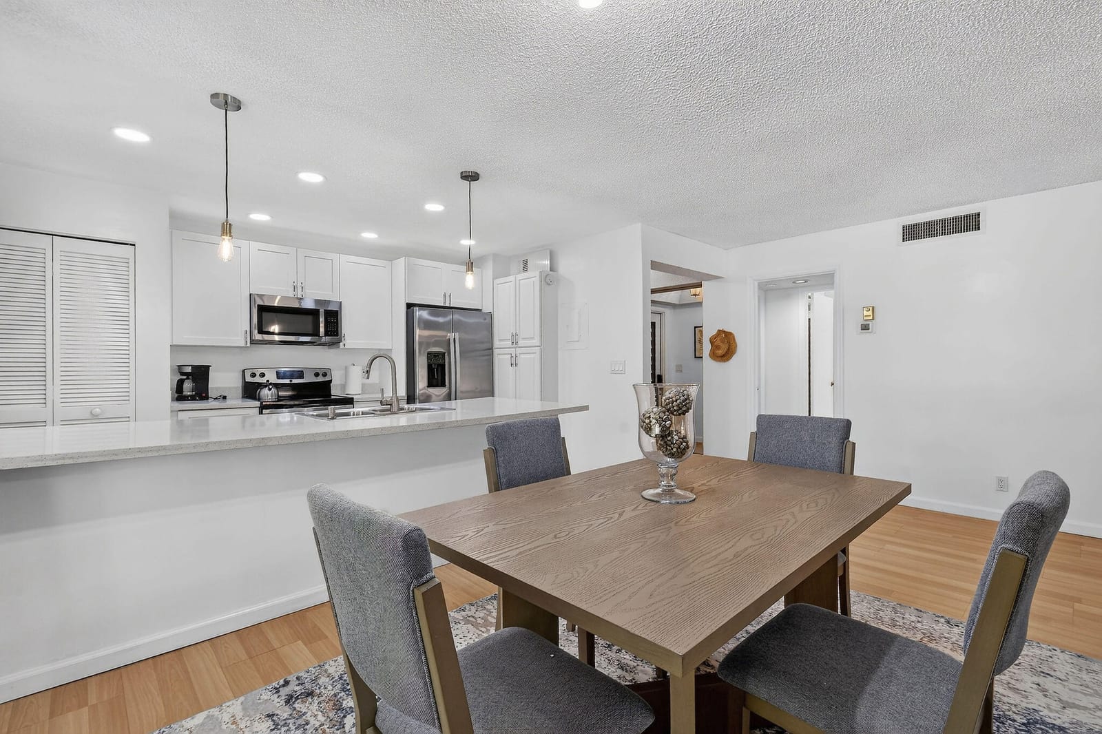 407 BRACKENWOOD Lane S — photo 10