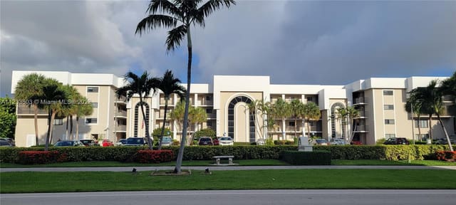 3525 S Ocean Boulevard 304, South Palm Beach, FL 33480