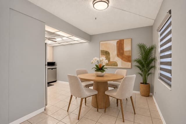 4022 Hythe B, Boca Raton, FL 33434