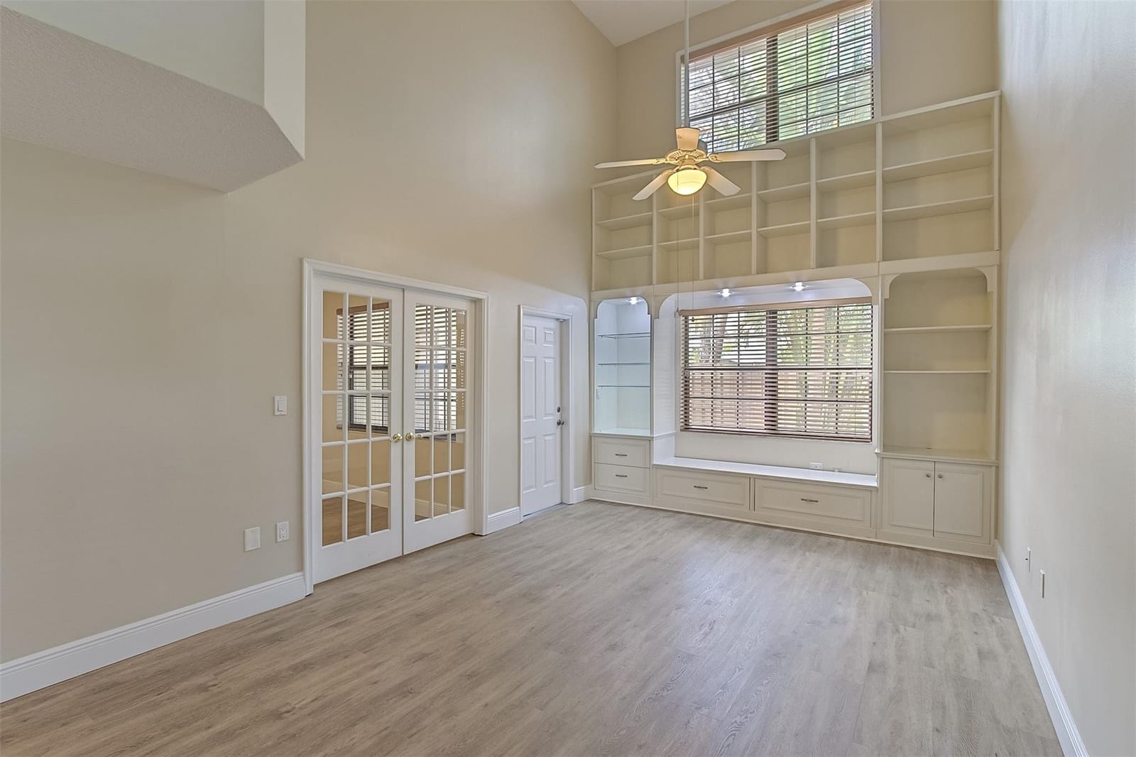 223 City View Drive — photo 2