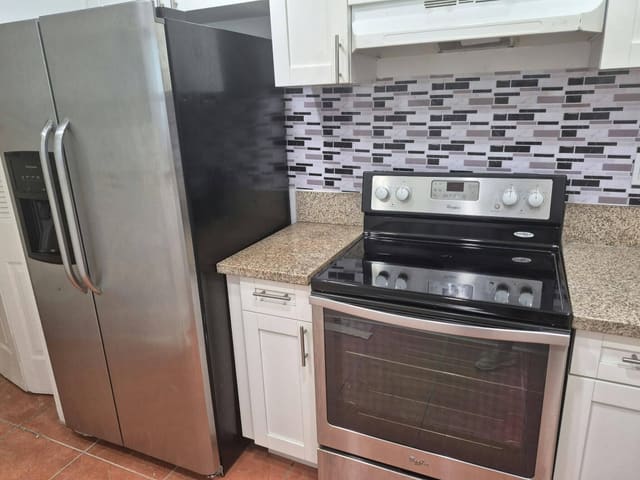 2700 RIVERSIDE Drive 106-B, Coral Springs, FL 33065