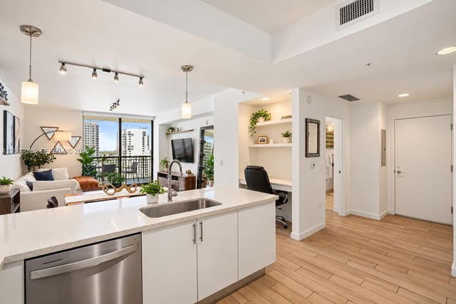 999 SW 1st Avenue 1909, Miami, FL 33130
