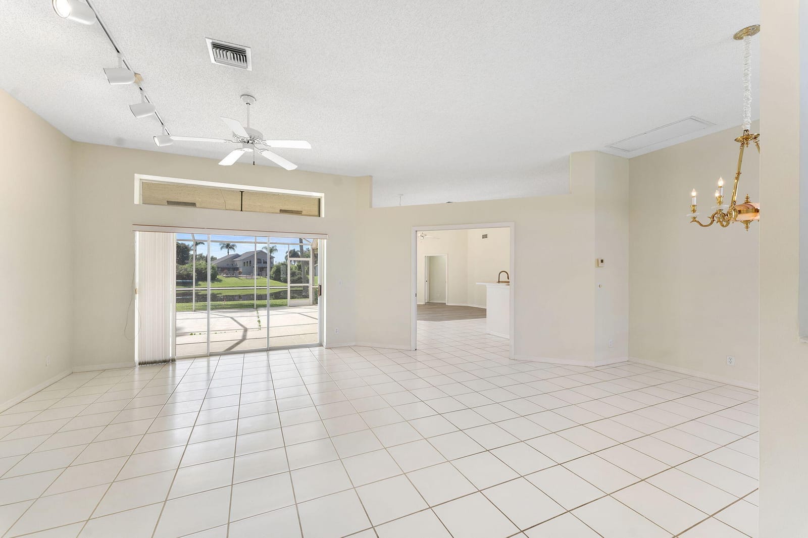 1224 Lake Breeze Drive — photo 7