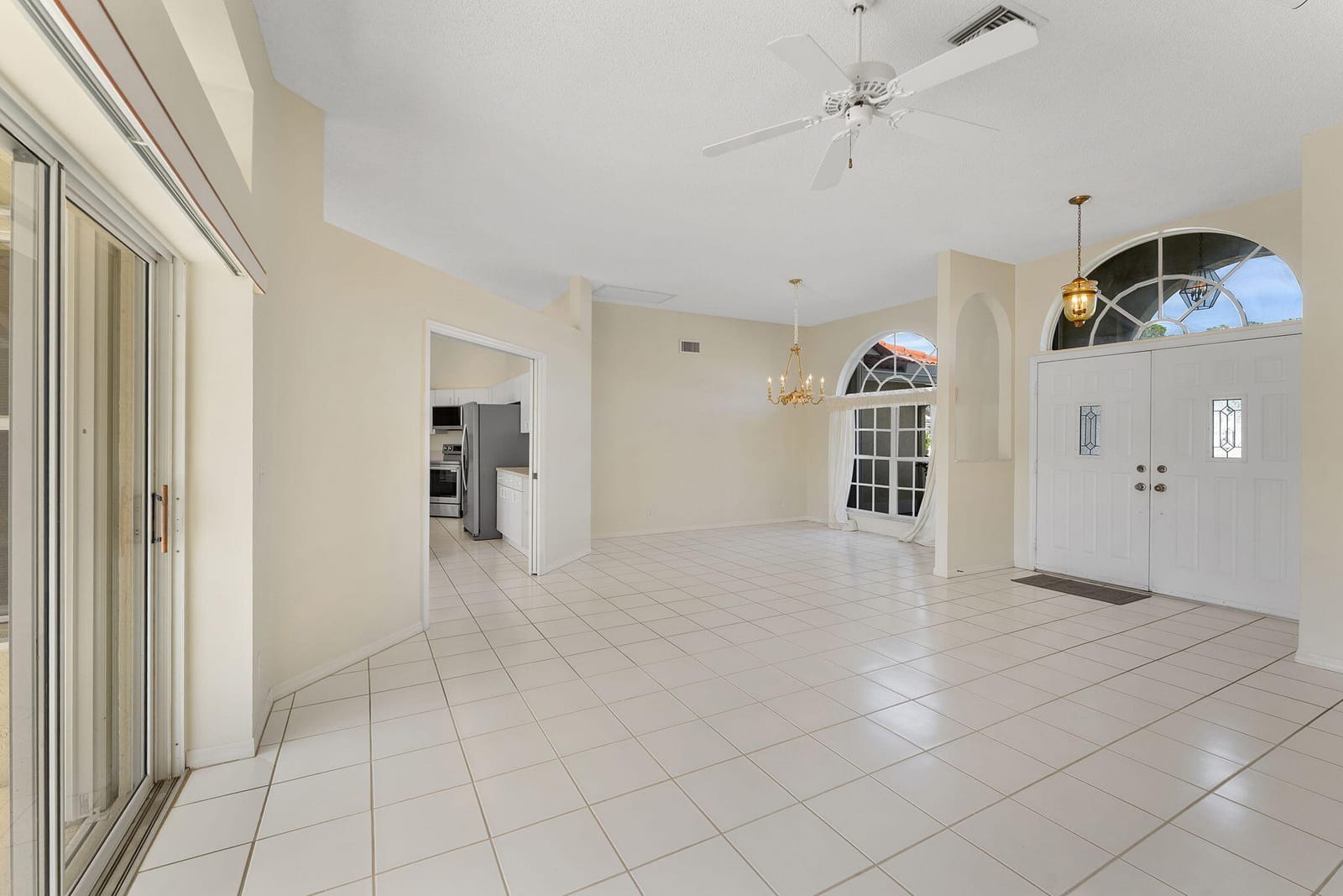 1224 Lake Breeze Drive — photo 9
