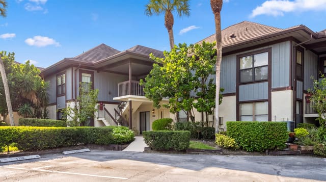 13329 Polo Club Road 105, Wellington, FL 33414