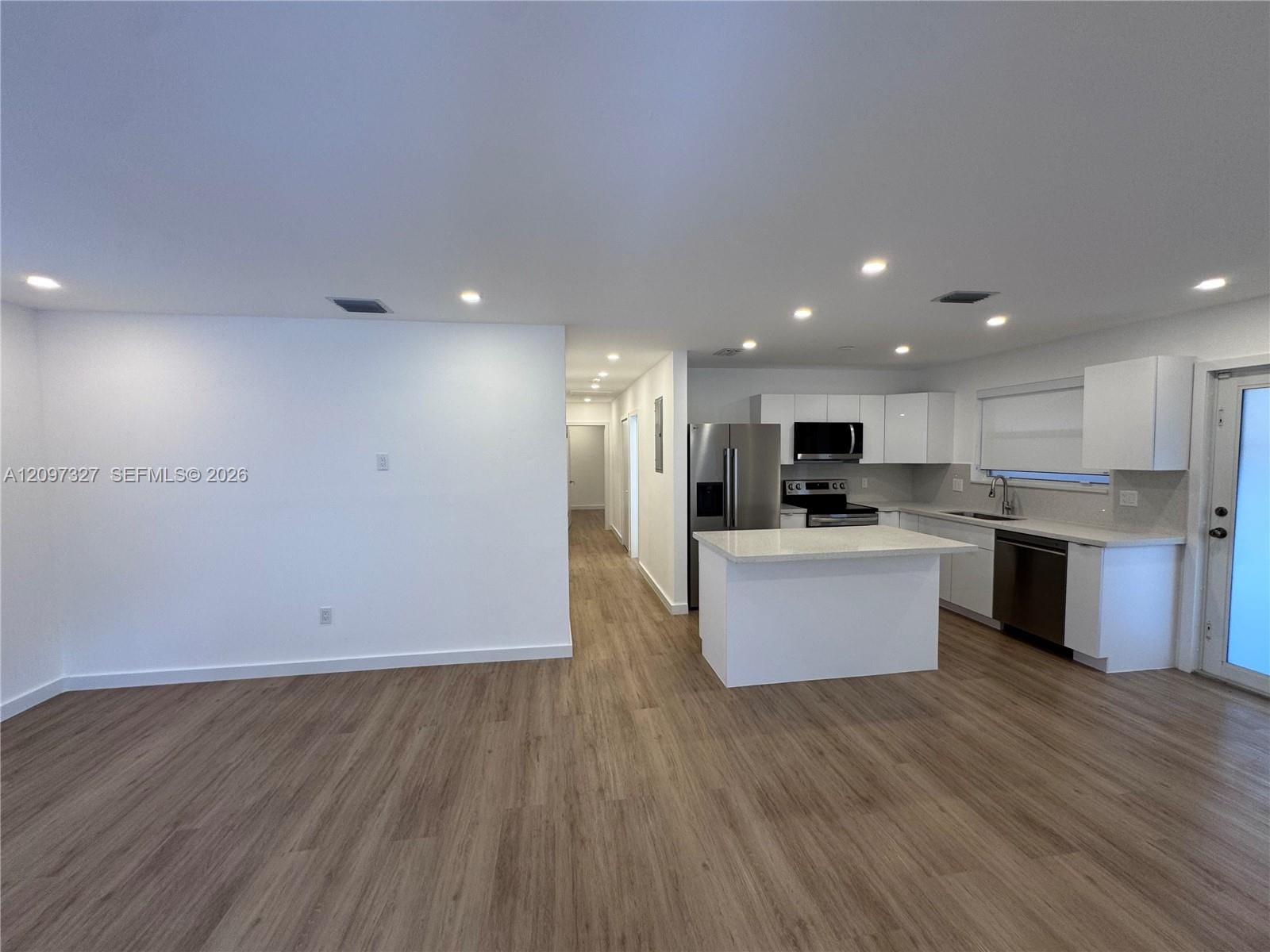 352 SW 17th Road 352 — photo 2