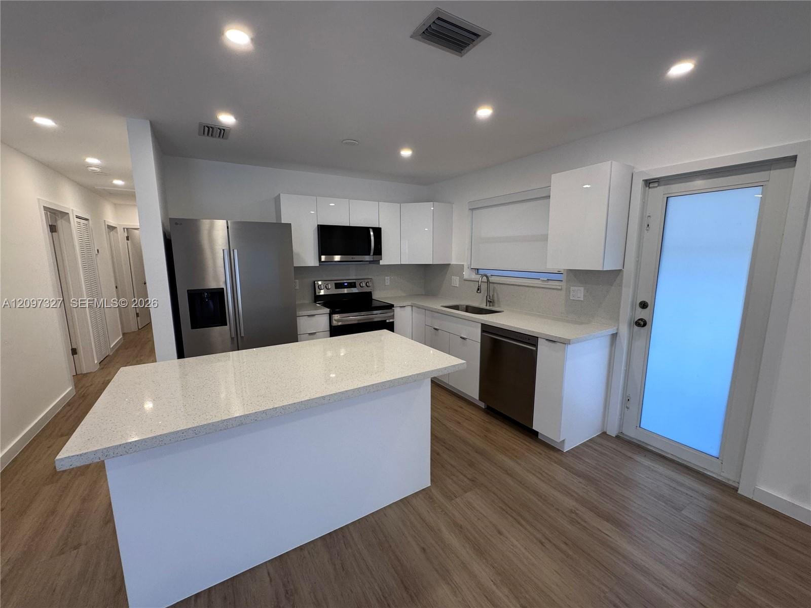 352 SW 17th Road 352 — photo 4