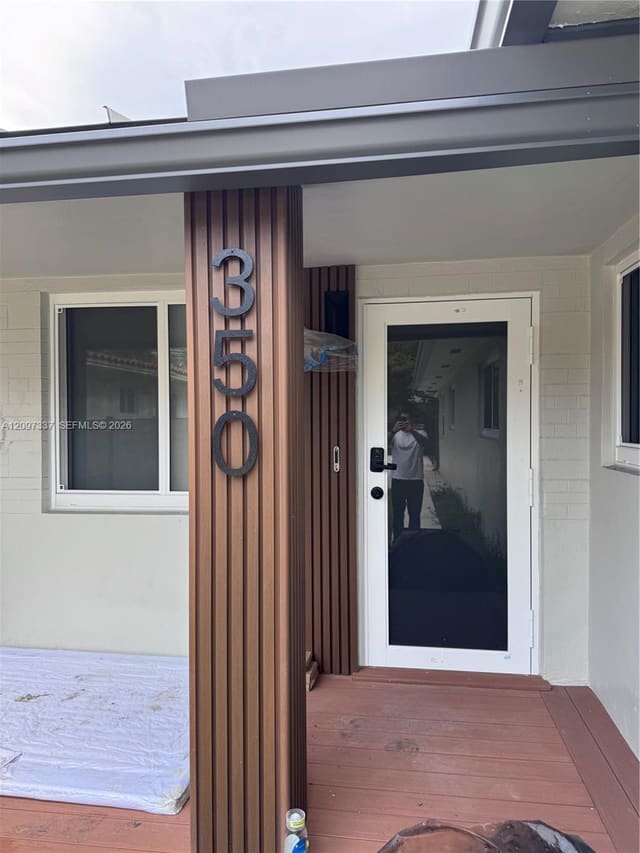 350 SW 17th Road 350, Miami, FL 33129