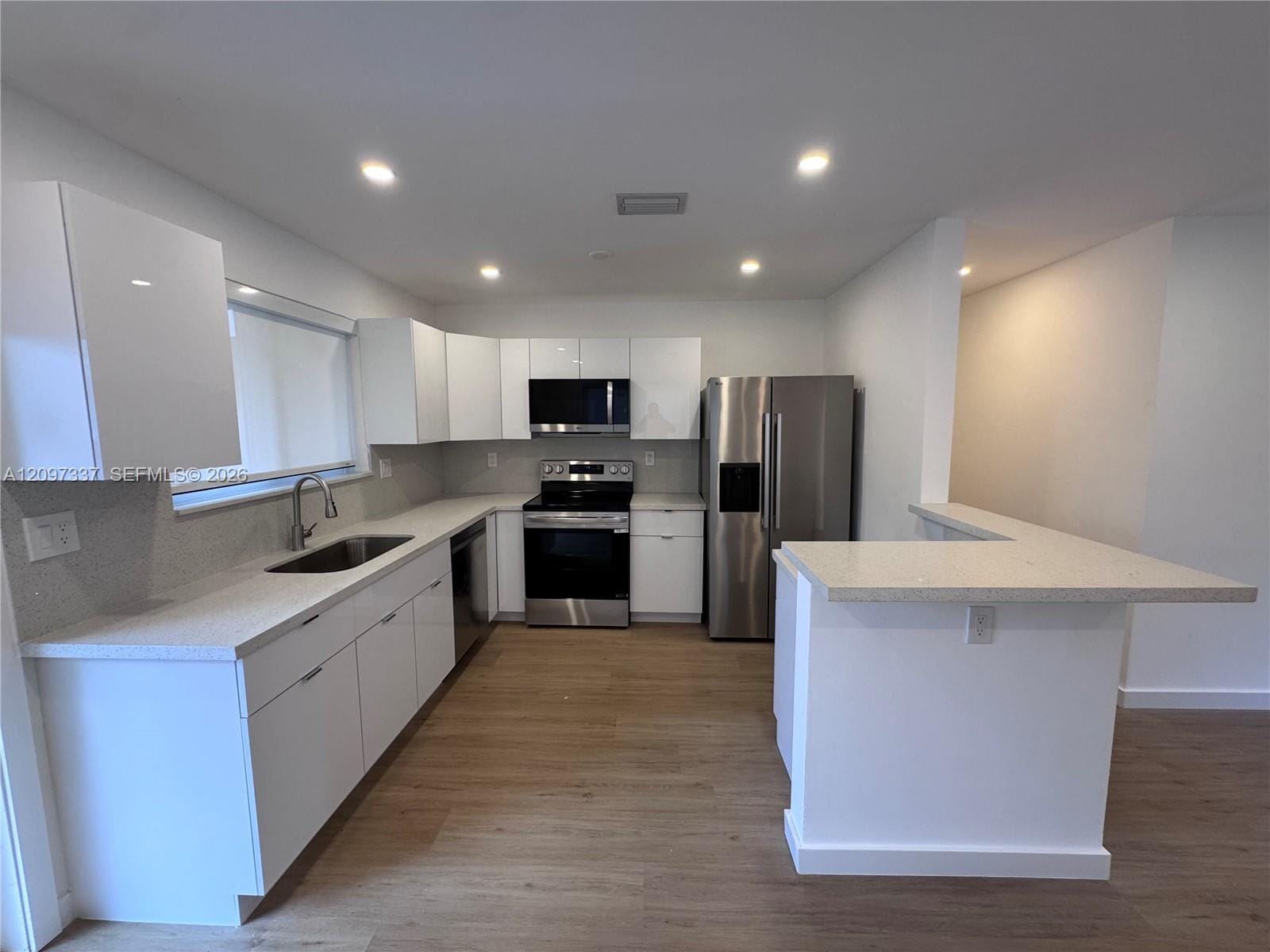 350 SW 17th Road 350, Miami, FL 33129 photo 3