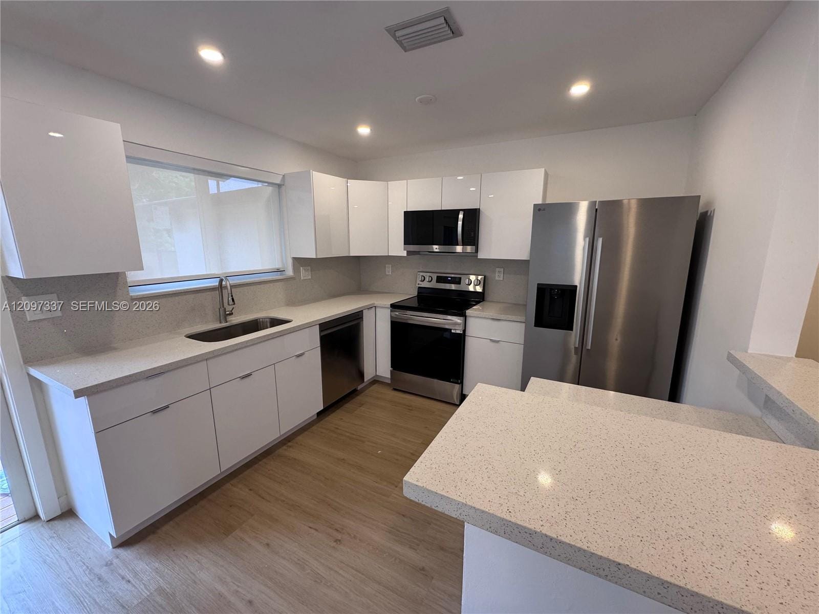 350 SW 17th Road 350, Miami, FL 33129 photo 6