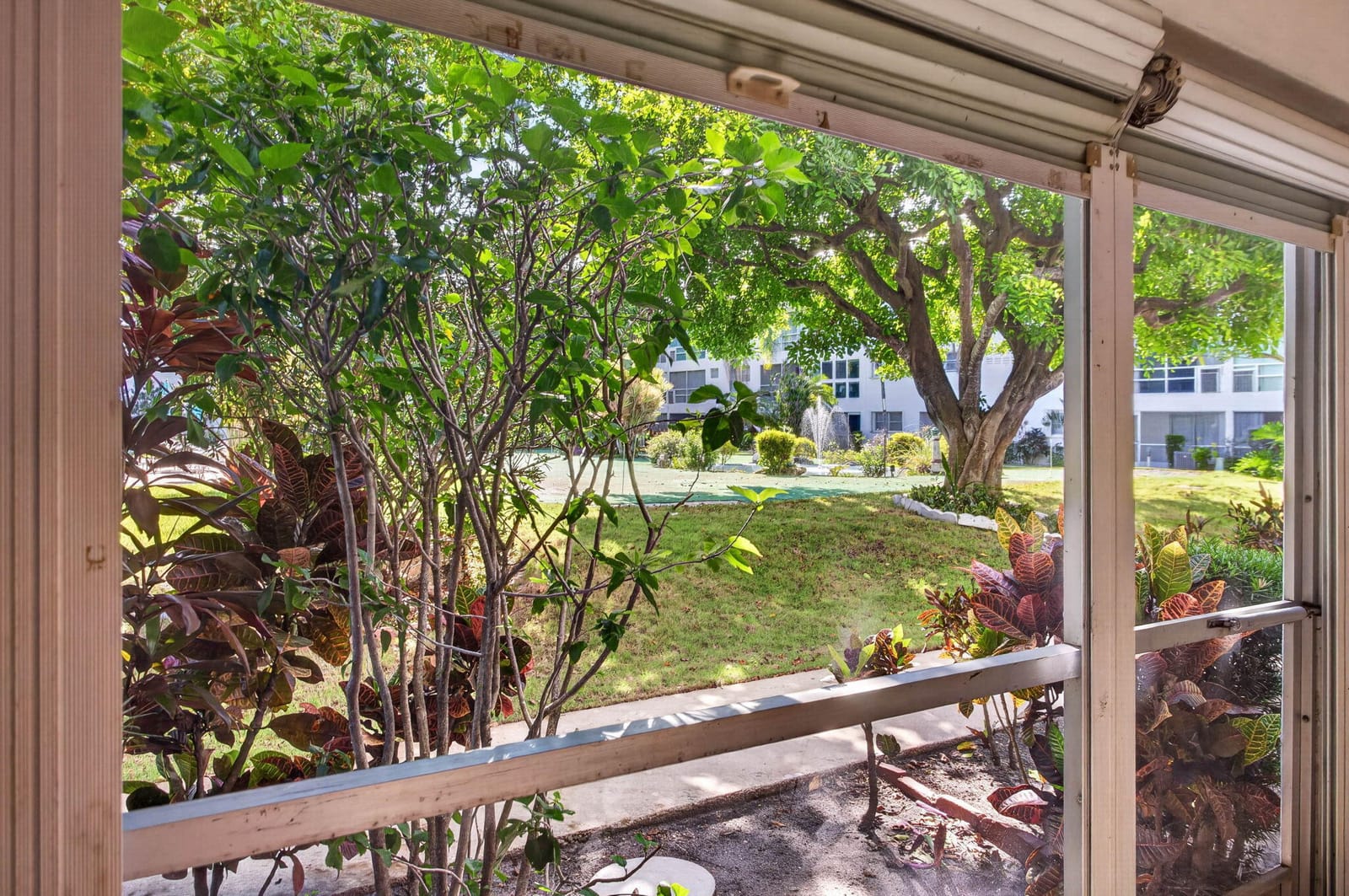 2050 NE 39th Street W109, Lighthouse Point, FL 33064 photo 12