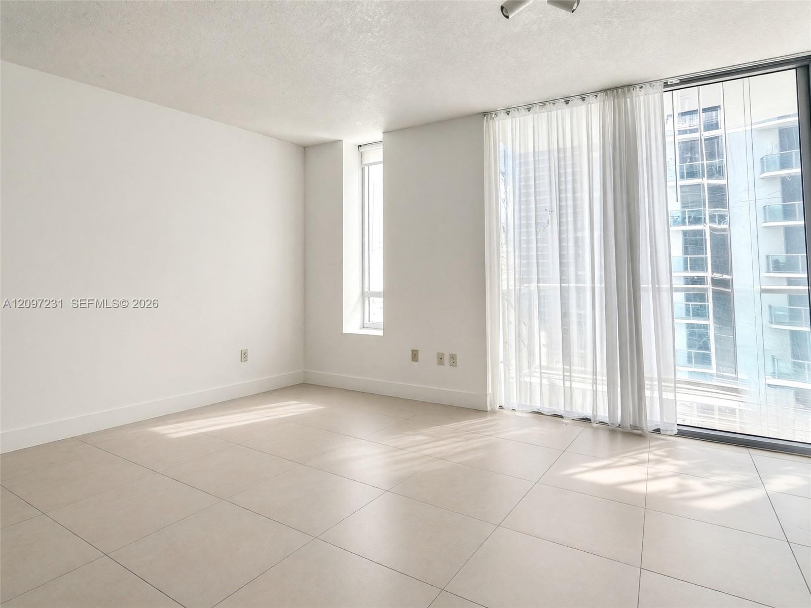 1050 Brickell Avenue 3110, Miami, FL 33131 photo 2