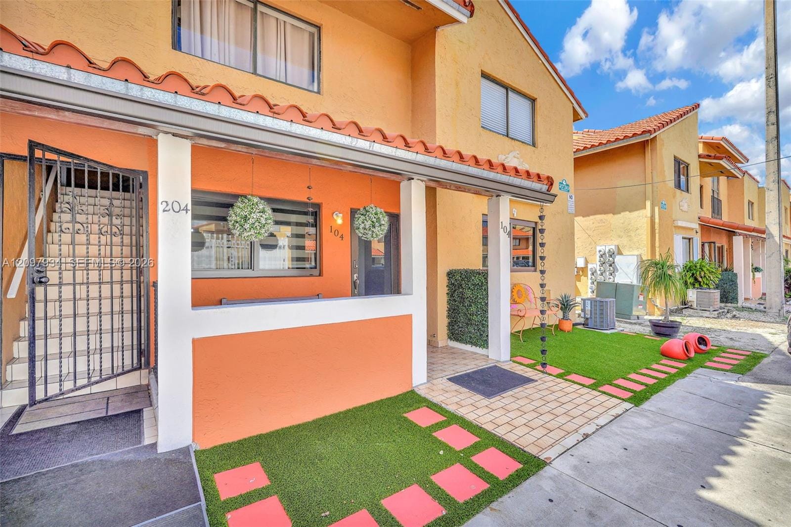 2730 W 60th Place 104, Hialeah, FL 33016 photo 2