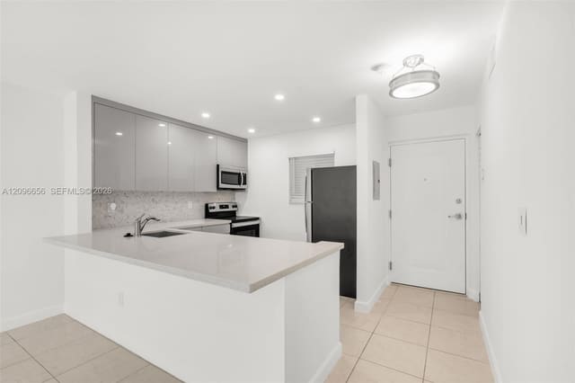 7705 Camino Real B101, Miami, FL 33143