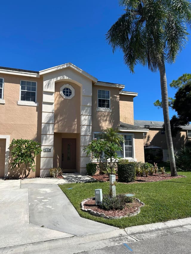 331 OAK CREST Terrace 331, Jupiter, FL 33458
