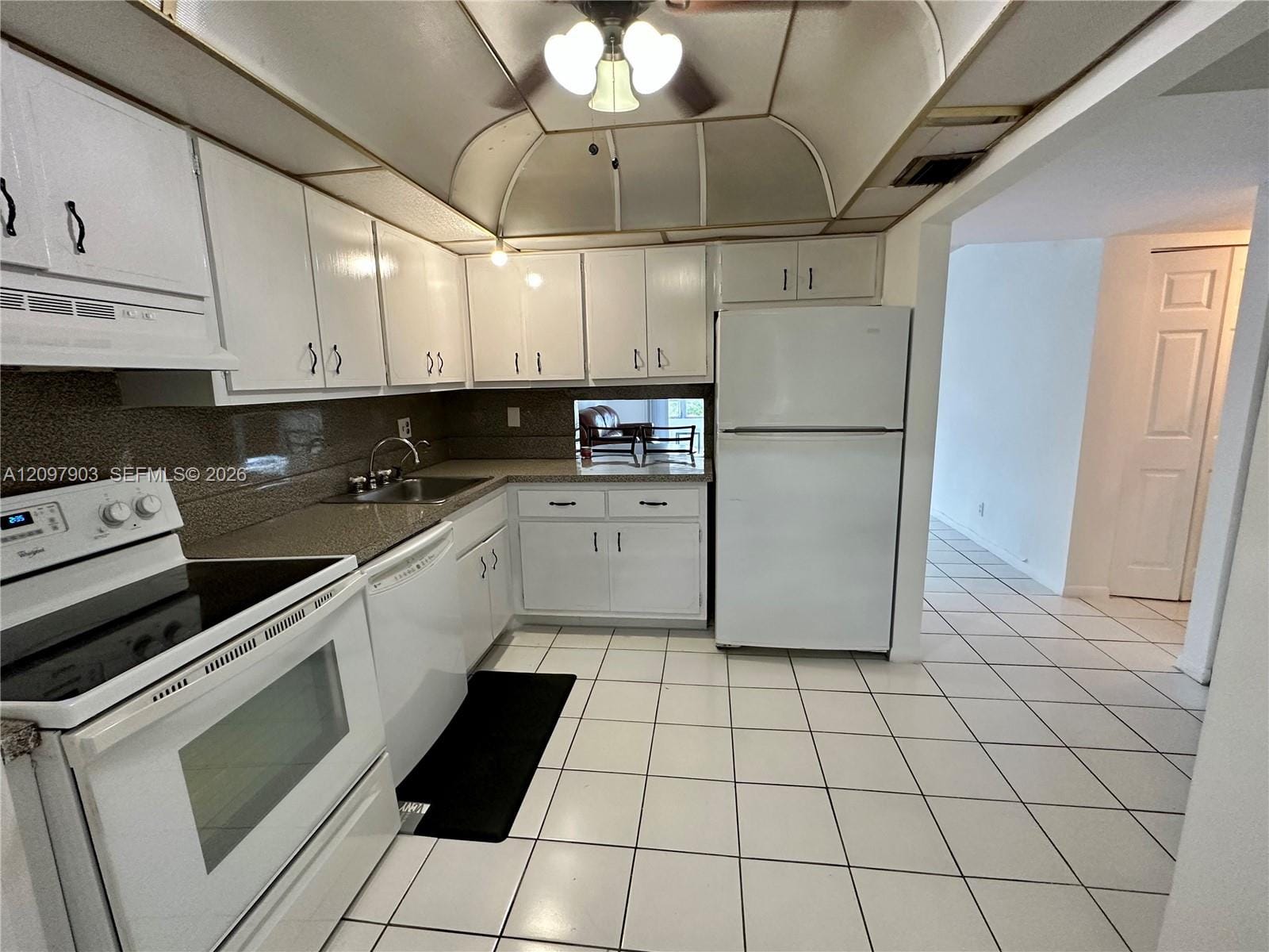 2 bedroom home for sale at 3051 46th, Lauderdale Lakes, FL 33313 — $1,800