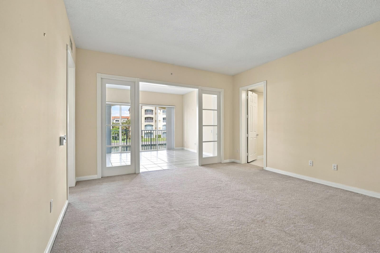 19 Harbour Isle Drive W 201, Fort Pierce, FL 34949 photo 11