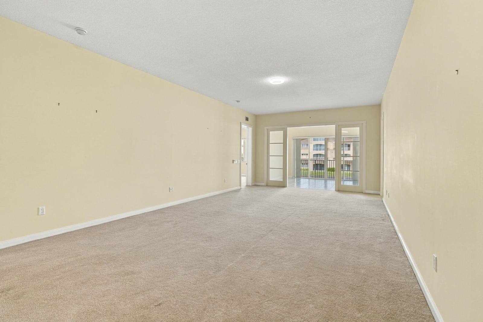 19 Harbour Isle Drive W 201, Fort Pierce, FL 34949 photo 12
