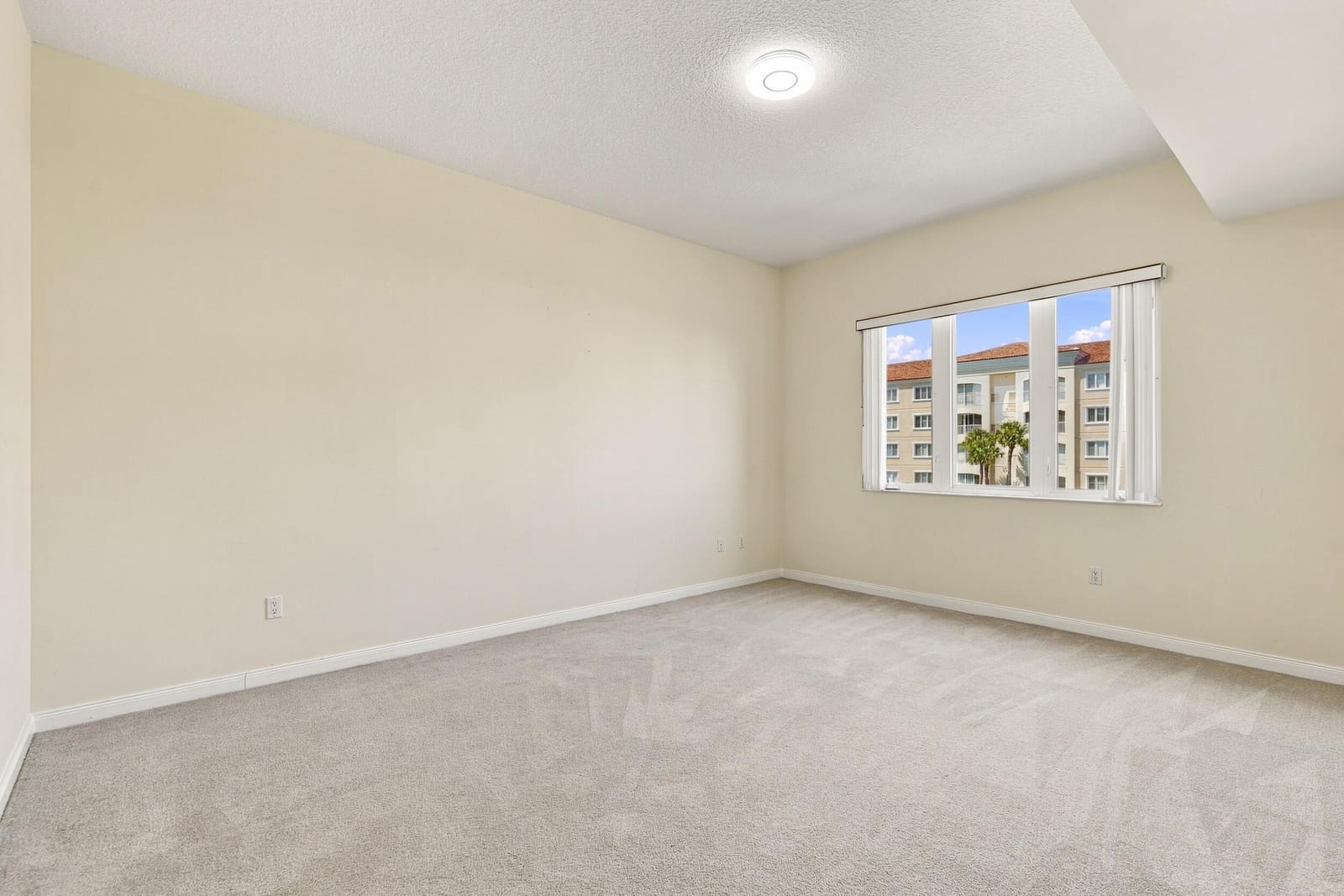 19 Harbour Isle Drive W 201, Fort Pierce, FL 34949 photo 16