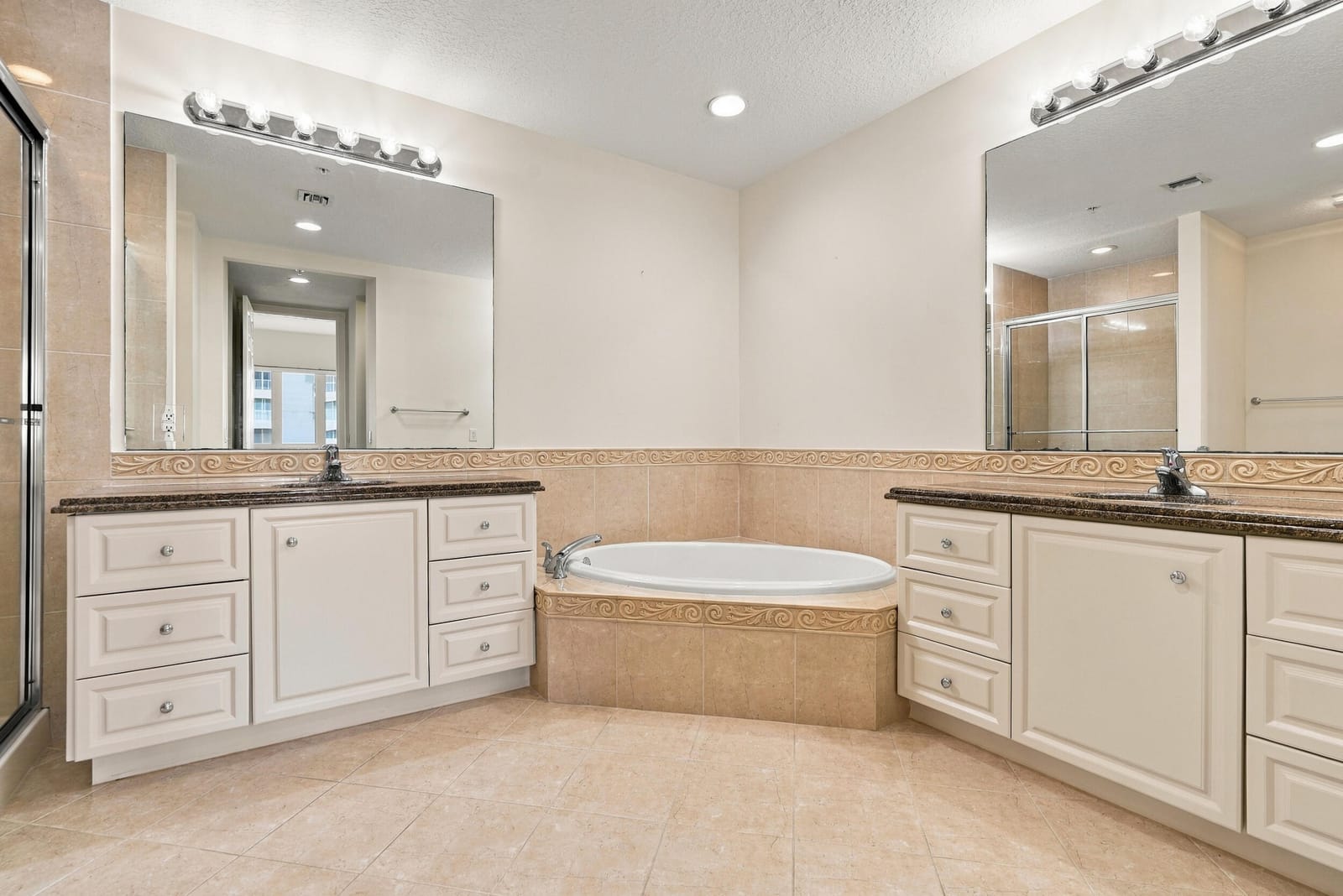 19 Harbour Isle Drive W 201, Fort Pierce, FL 34949 photo 18