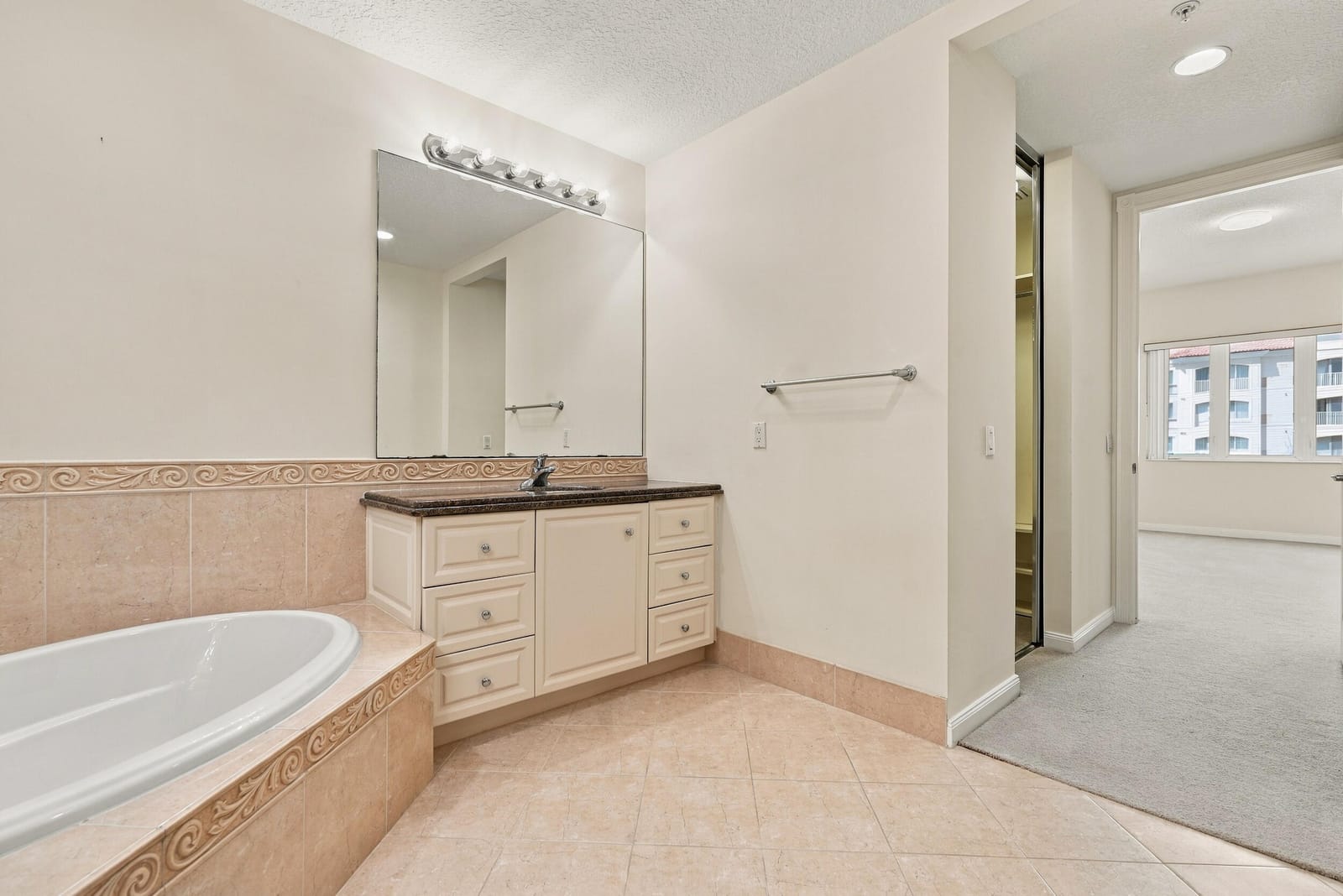 19 Harbour Isle Drive W 201, Fort Pierce, FL 34949 photo 19