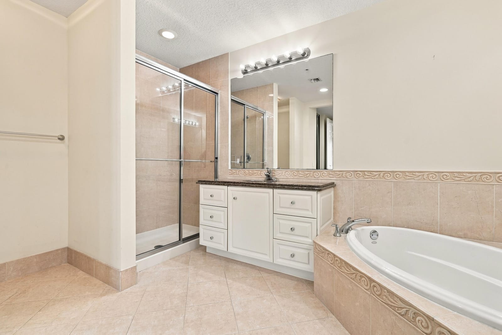 19 Harbour Isle Drive W 201, Fort Pierce, FL 34949 photo 20