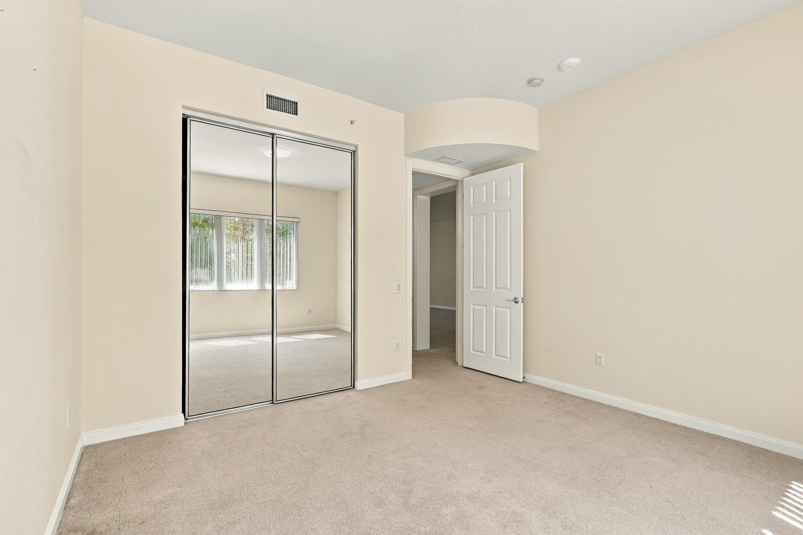 19 Harbour Isle Drive W 201, Fort Pierce, FL 34949 photo 24