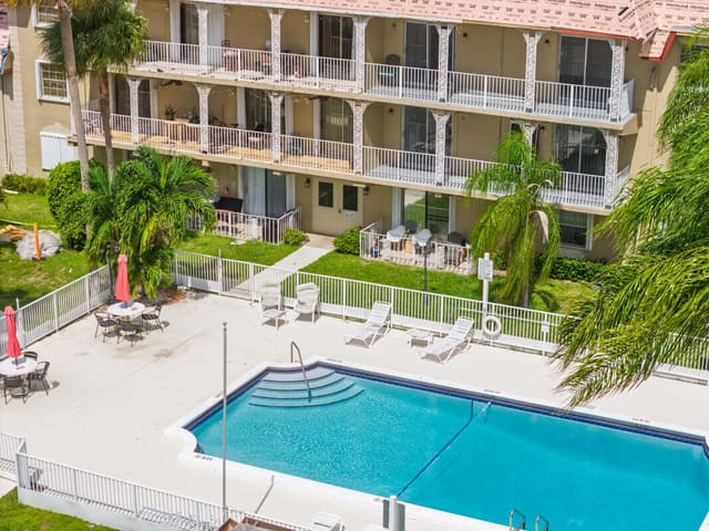 495 SE 8th Street 242, Deerfield Beach, FL 33441