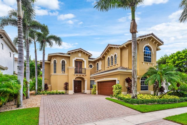 8126 Valhalla Drive, Delray Beach, FL 33446