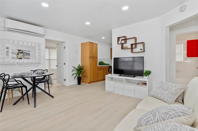 6103 Monroe Street -, Hollywood, FL 33023