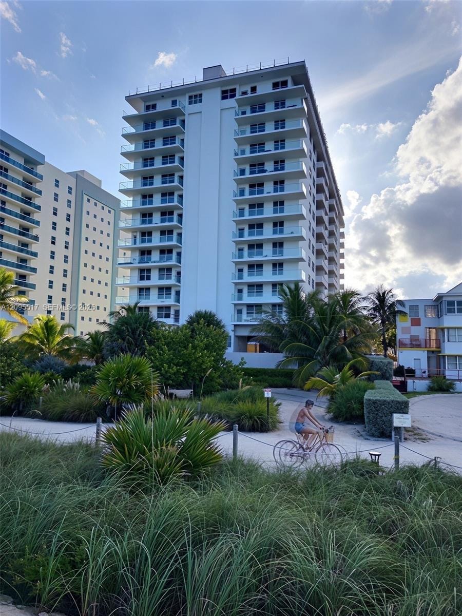 9225 Collins Avenue 1109 — photo 4