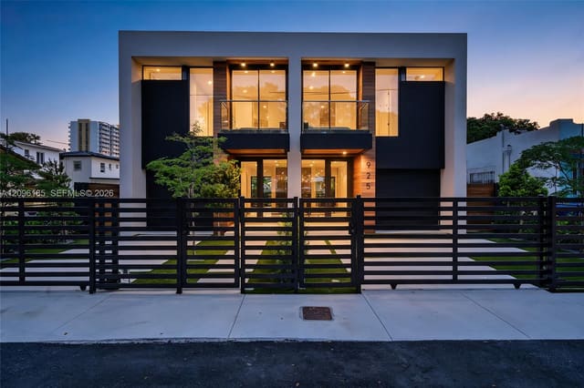 925 SW 10th Avenue, Miami, FL 33130