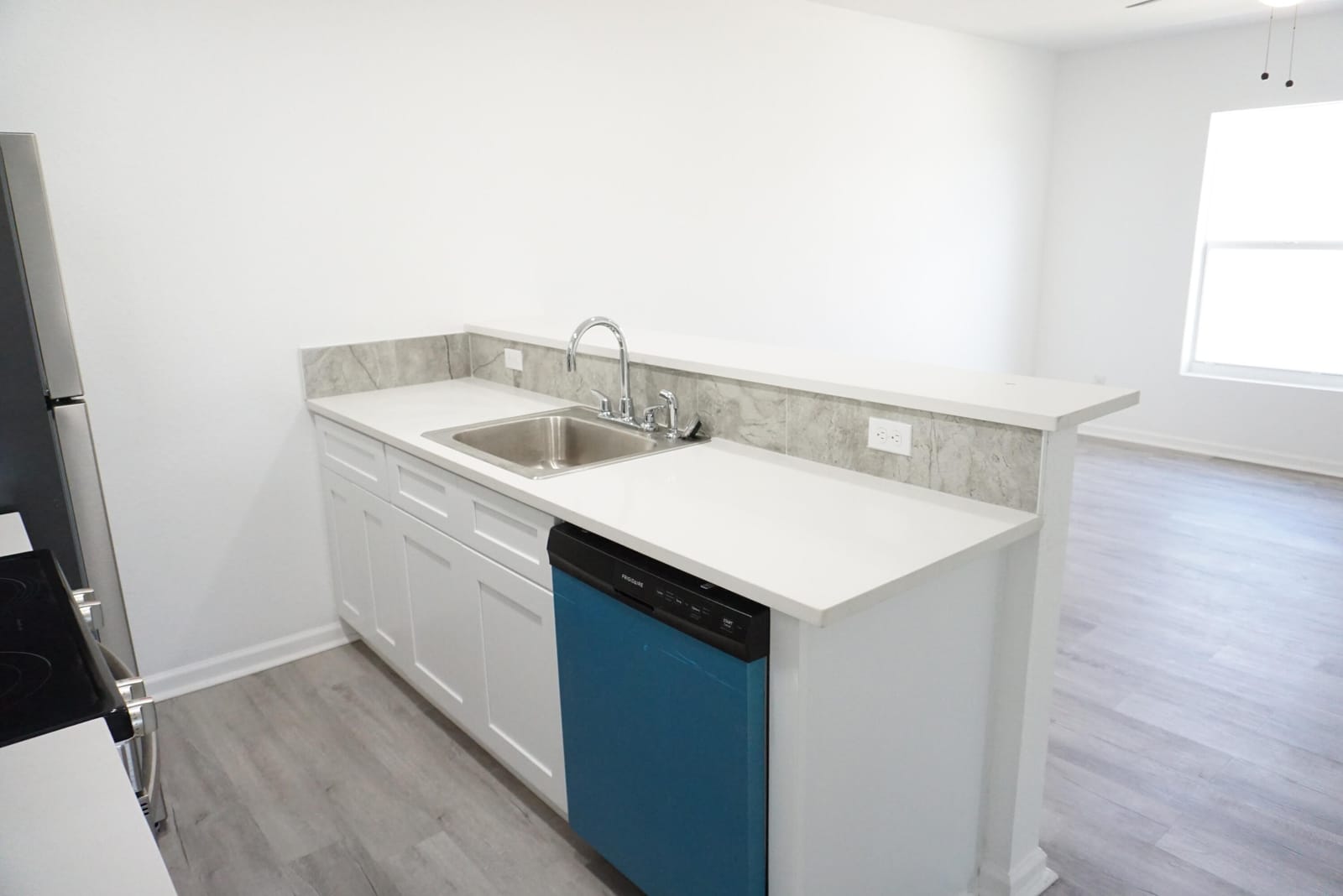 1181 W 28th Street — photo 4