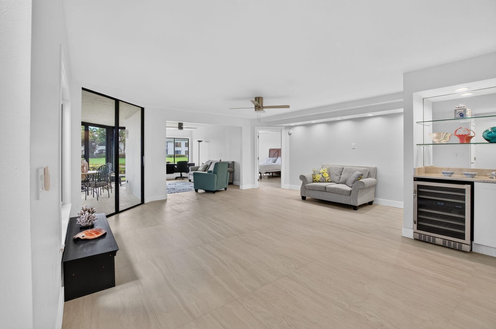7350 CLUNIE Place 13501 — photo 3